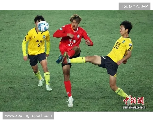 惊心动魄的终极对决赛场比分起伏展现冠军荣耀时刻